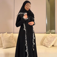 Abaya noire de luxe Hafizah avec bordure en dentelle contrastante pour femmes musulmanes - Vêtement modeste respirant pour l'Aïd