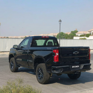 En perfectas condiciones, camioneta Chevrolet Silverado 1500 RST 2023 de doble cabina con bajo kilometraje, lista para enviar - Product Image 1