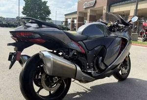 Moto sportive Suzuki <span class=keywords><strong>Hayabusa</strong></span> Édition 25e Anniversaire 2025 – Prête à rouler – En vente - Product Image 3