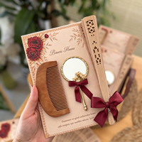 Set Hadiah Pernikahan Vintage: Kipas Kayu Bambu, Cermin, Bunga Kering, dan Sisir Kayu, Kipas Tangan Custom