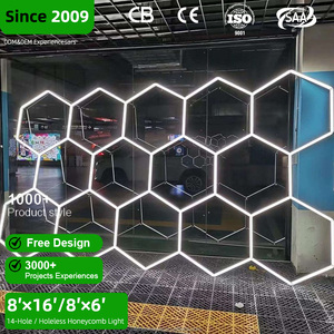Lumières de travail hexagonales en nid d'abeille <span class=keywords><strong>LED</strong></span> pour feux de détail de voiture automobile pour atelier de soins de Station de beauté de salle d'exposition de voiture - Product Image 1