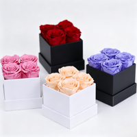 Roses éternelles personnalisées dans un coffret cadeau carré, 4 roses éternelles artisanales pour l'anniversaire des femmes, la Saint-Valentin, Noël