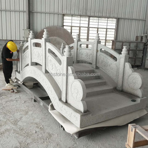 Grande décoration de jardin japonaise en pierre de granit naturelle sculptée en forme de bambou, longues sculptures de ponts en arc à vendre - Product Image 6