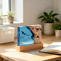 Lámpara de Escritorio Rectangular Plana de Resina de Madera de Burl, Luz Nocturna USB con Base de Madera de Haya, Diseño de Ballena y Buceador en Micropaisaje, Azul Océano con Epoxi