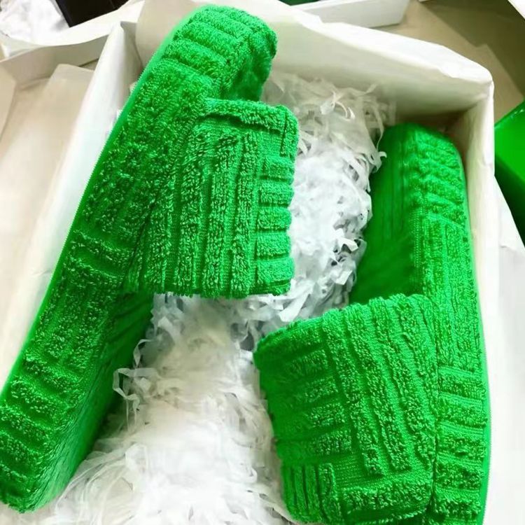 Hot sales indoor zapatos design fur Slipper women slide Women's Slippers