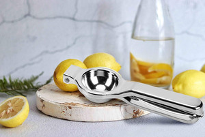 Spremiagrumi Manuale in Acciaio Inox per Limoni e Lime, Multifunzione, Riutilizzabile, con Logo Personalizzato e Confezione - Product Image 6