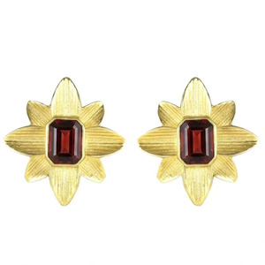 Pendientes de latón chapados en oro con flor de granate, diseño clásico en oro amarillo, joyería para mujer de uso diario, última llegada - Product Image 1