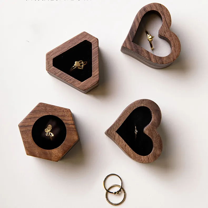 Hersteller kundendefinierte personalisierte luxuriöse hölzerne Schmuckschatulle Walnuss-Ringbox aus Holz Weeding Verlobung hölzerne Paarringbox