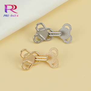 제조업체 직접 공급-코트 및 바지용 독수리 후크 걸쇠 | 장식용 금속 후크, 바지 걸쇠, 진주 합금 버튼 - Product Image 2