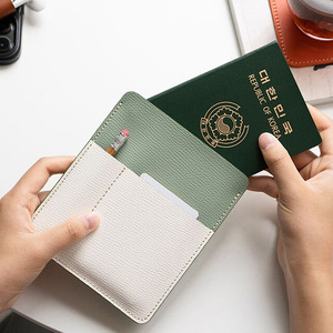 Porta pasaportes de cuero PU de estilo coreano minimalista con bloques de color, organizador de documentos multifuncional creativo, portátil para viajes. - Product Image 1