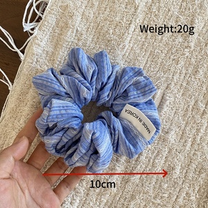ยางรัดผมลายทางสีฟ้าสไตล์ฝรั่งเศสแบบเกาหลีสำหรับผู้หญิง - Product Image 3