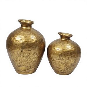 Vases en aluminium martelé doré antique, luxueux et modernes |   Vases à fleurs élégants pour table de mariage |   Décoration élégante avec finition en feuille d'or - Product Image 1