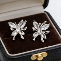 Boucles d'oreilles tendance en cuivre en forme de papillon à clipser, design clouté, pour soirée, sensation de luxe léger, accessoire DIY haut de gamme