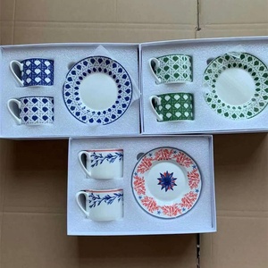 Ensemble tasse et soucoupe à thé en porcelaine à motif vertical gris, style nordique de luxe, personnalisé, en promotion - Product Image 5
