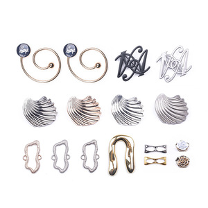 Metal <b>Irregular</b> Decorative Buckles For Bags Clothing Trench Coats Handbags Alloy Plated Durable Fashion Accessories - Product Image 1