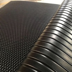 Tapis en caoutchouc antidérapant pour sol de box de chevaux - Product Image 1
