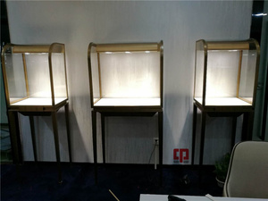 Tủ Trưng Bày Cửa Sổ Cửa Hàng Trang Sức Cao Cấp Tủ Trưng Bày Kính Cong Bằng Thép Không Gỉ Kim Loại Tùy Chỉnh Có Logo - Product Image 6