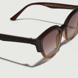 Gafas de Sol Personalizadas con Logotipo, Moda 2025, Color Caramelo Vintage, Montura Transparente, Protección UV400, TR90, Estilo Ojo de Gato para Mujer - Product Image 6