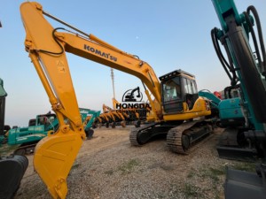 Excavatrice utilisée à haut rendement du Japon Komatsu PC160 excavatrice moyenne de 16 tonnes en bon état avec un grand prix à vendre - Product Image 2