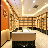 Vitrines et présentoirs sur mesure pour les magasins de spiritueux et de tabac, adaptés aux boutiques haut de gamme de spiritueux et de tabac