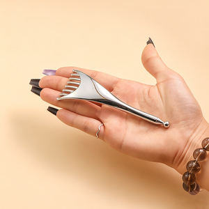 Nuovo Massaggiatore per Testa e Cuoio Capelluto in Argento, Pettine Gua Sha in Metallo, Controllo Manuale per Massaggio Occhi e Viso - Product Image 4