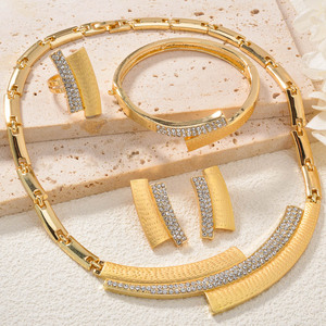 Parures de Bijoux en Or de Dubaï <span class=keywords><strong>pour</strong></span> Femmes, Collier, Boucles d'Oreilles, Bague et Bracelet, Parure de Mariée - Product Image 5