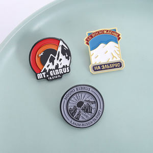 Épingles en émail Mount Elbrus Montagnes du Caucase Insignes Broches de revers Paysage naturel Accessoires de bijoux Cadeau pour les amis - Product Image 2