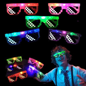 Lunettes de soleil à mosaïque de pixels LED en gros, lunettes à obturateur néon lumineuses, bar, <span class=keywords><strong>club</strong></span>, rave, concert, événement, accessoires de costume de DJ, fournitures de fête en vrac - Product Image 1