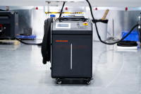 Machine de décapage de rouille au laser pulsé 1000W, refroidie par eau, nettoyeur laser à fibre pour le nettoyage des surfaces métalliques, de la peinture et de l'oxyde