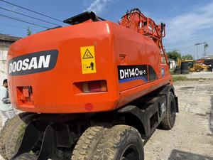 Excavadora de Ruedas Mediana DOOSAN DH140 Usada, Fabricada en Corea del Sur, Motor Original de 14 Toneladas con Caja de Cambios y Bomba - Product Image 3