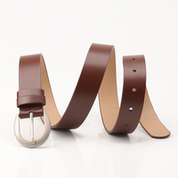 Ceinture classique en cuir pour femme, ceinture de mode en cuir PU lisse avec boucle ardillon argentée, fine, pour robes et jeans