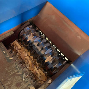 Déchiqueteuse de déchets plastiques à arbre unique de grande capacité - Product Image 1