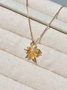 ชุดเครื่องประดับ UM Jewelry เงินแท้ 925 ประดับมุกธรรมชาติ ลายใบไม้เคลือบทอง พร้อมต่างหูและจี้ สำหรับทุกเพศ เหมาะเป็นของขวัญในชีวิตประจำวัน - Product Image 5