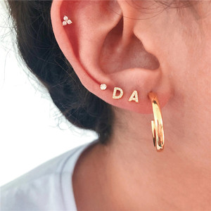 CANNER Boucles d'oreilles asymétriques en argent sterling S925 avec initiale simple A-Z sertie de diamants - Product Image 5