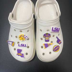 Aksesori sepatu karet tim sepak bola <span class=keywords><strong>Lsu</strong></span> Tigers, hiasan sepatu karet PVC cantik Amerika untuk hadiah pesta - Product Image 1