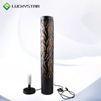 Lampe autoportante morden à led avec effet flamme vacillante, luminaire décoratif d'intérieur, idéal pour un jardin
