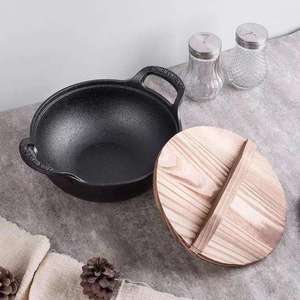 Poêle à gaz antiadhésive double poignée <span class=keywords><strong>en</strong></span> <span class=keywords><strong>fonte</strong></span> avec couvercle <span class=keywords><strong>en</strong></span> bois de hêtre pour la cuisson du porridge et des ragoûts – Vente <span class=keywords><strong>en</strong></span> gros - Product Image 5