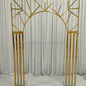 Arco Decorativo LEDA Moderno y Elegante en Dorado para Bodas, Eventos y Fiestas, con Soporte Desmontable de Acero Inoxidable - Product Image 4