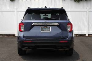 SUV 4 portes XLT FWD d'occasion en excellent état, sièges en cuir, pneus R18, régulateur de vitesse adaptatif, intérieur clair - Product Image 2