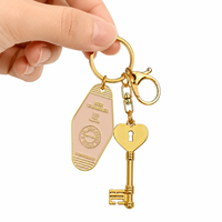 Porte-clés personnalisé en métal en forme de cœur, en alliage de zinc de qualité supérieure, breloque personnalisée, cadeau pour couple, souvenir de festival