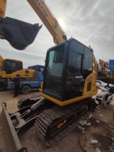 Montacargas Komatsu 70 de Primera Calidad, 7 Toneladas, 90% Nuevo, Original, con EPA, CE, Montacargas Agrícola Usado de 7 Toneladas - Product Image 1