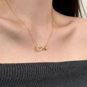Colliers pendentifs Dylam au design géométrique élégant en argent S925 avec chaîne à maillons et zircone cubique 5A, symbole de l'infini en forme de papillon et chiffre 8 - Product Image 4