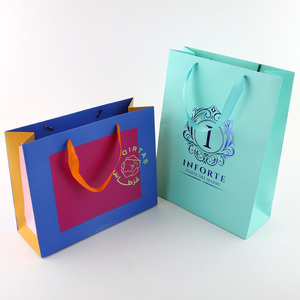 Vestiti di carta di marca con sacchetti di imballaggio Logo di gioielli loghi al dettaglio manici di lusso <span class=keywords><strong>per</strong></span> ringraziare le aziende sacchetti di cartone regalo - Product Image 5