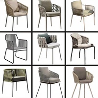 Ensemble de salon de jardin en rotin tressé, trois pièces, style moderne et simple, avec chaise et table mobiles, résistant à l'eau