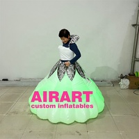 Robe gonflable en PVC robuste pour les événements, robe gonflable lumineuse à LED pour les célébrations de vacances