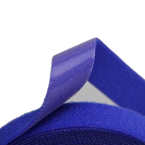 Cinta de Gancho y Bucle de Doble Cara de Alta Calidad, Personalizable, en Colores Negro, Blanco y Multicolor, con Cierre Automático - Product Image 2