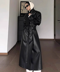 Logo personalizzato <span class=keywords><strong>donna</strong></span> alta moda <span class=keywords><strong>lungo</strong></span> cappotto in <span class=keywords><strong>pelle</strong></span> Pu 2024 alta qualità capospalla in <span class=keywords><strong>pelle</strong></span> Pu all'ingrosso - Product Image 1