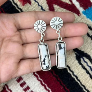 Boucles d'oreilles pendantes en argent sterling faites à la main avec un buffle blanc pour femmes, bijoux cadeau - Product Image 1