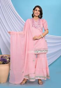 Costume Sharara élégant blanc brodé avec un filet doux Dupatta parfait pour les occasions festives et les sorties élégantes - Product Image 5