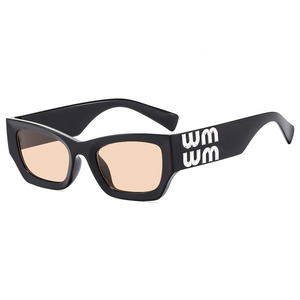 Nouvelle mode <span class=keywords><strong>pas</strong></span> <span class=keywords><strong>cher</strong></span> femmes <span class=keywords><strong>lunettes</strong></span> de soleil 2024 classique rétro designer nuances en gros tendance oeil de chat <span class=keywords><strong>lunettes</strong></span> de soleil - Product Image 3